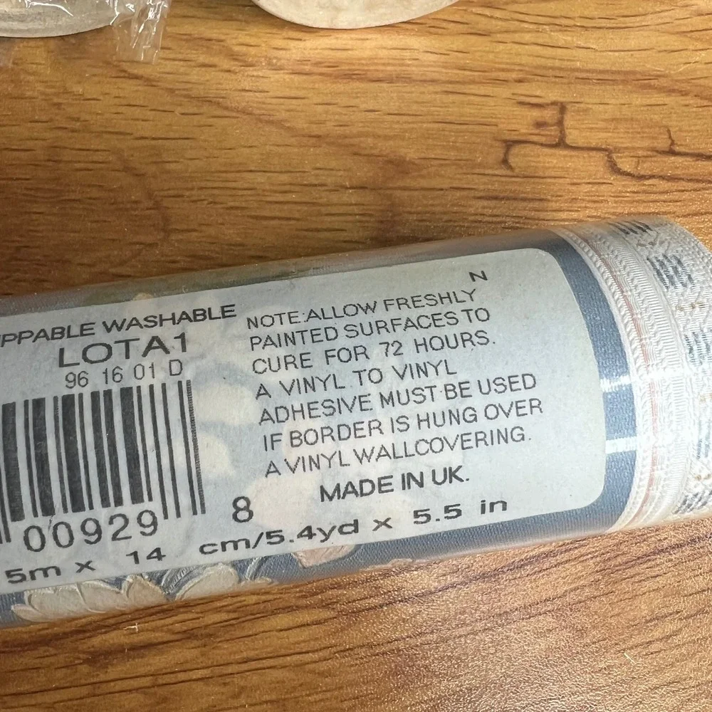 Vintage Floral Wall Border 4 Rolls @ 5.4 Yard x 5.5